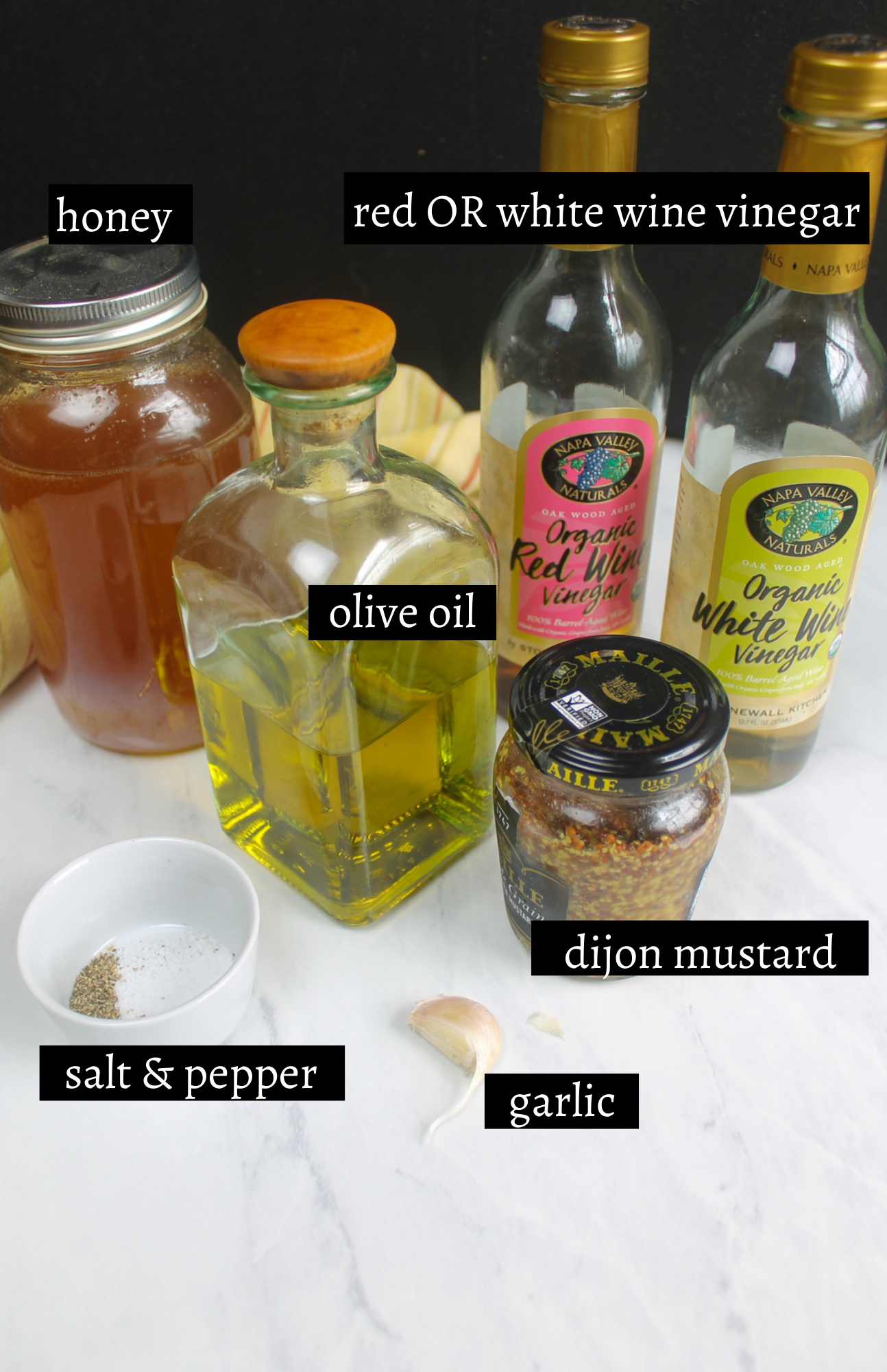 Mason jar vinaigrette salad dressing ingredients.