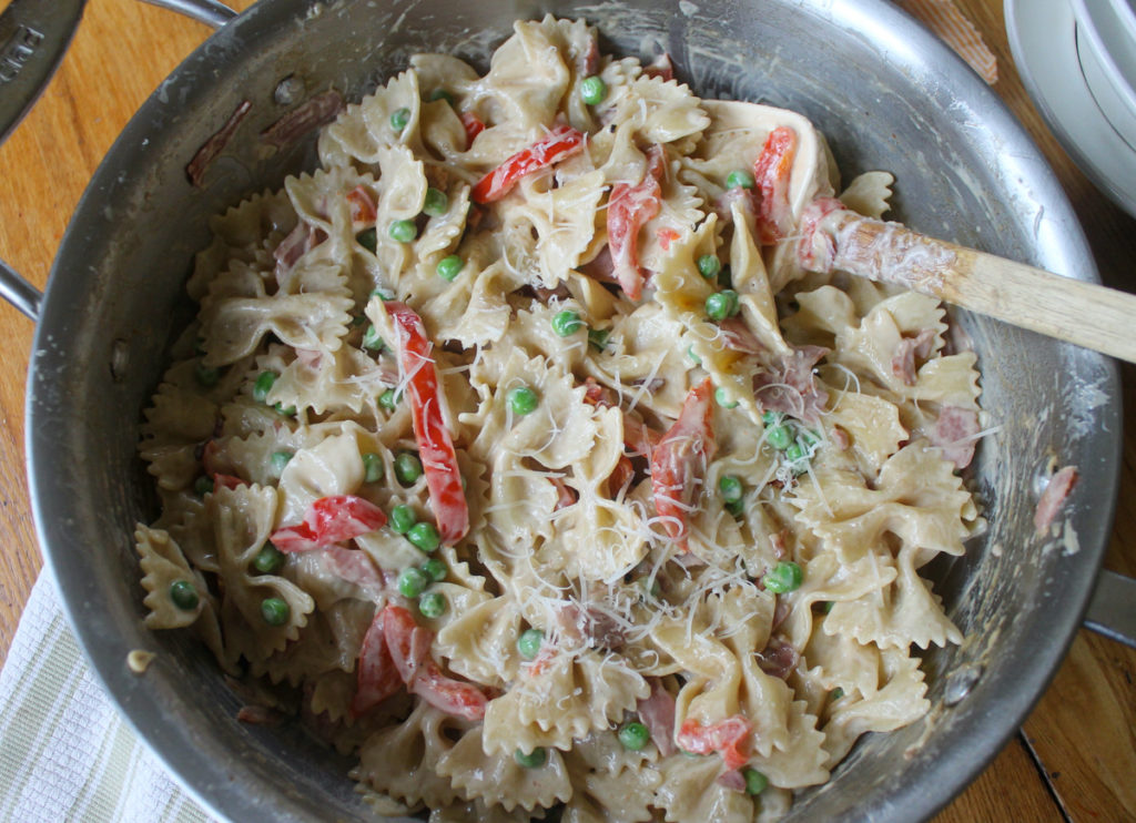 Creamy Farfalle Pasta with Prosciutto and Peas