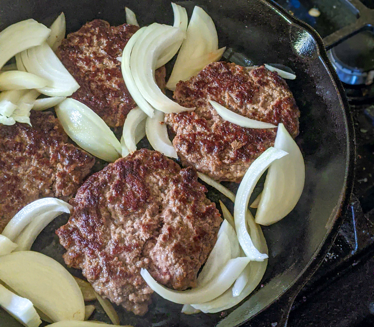 How to Make the Best Juicy Cast Iron Skillet Burgers - Home&Plate