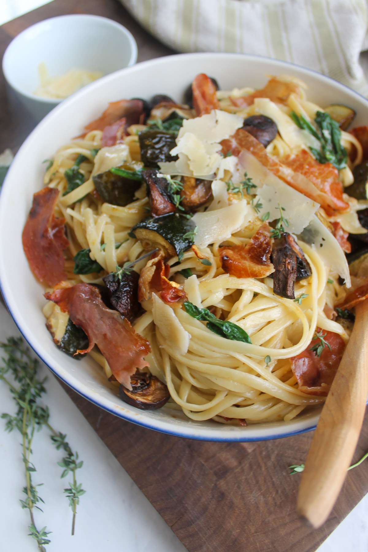Zucchini mushroom linguine pasta with crispy prosciutto.